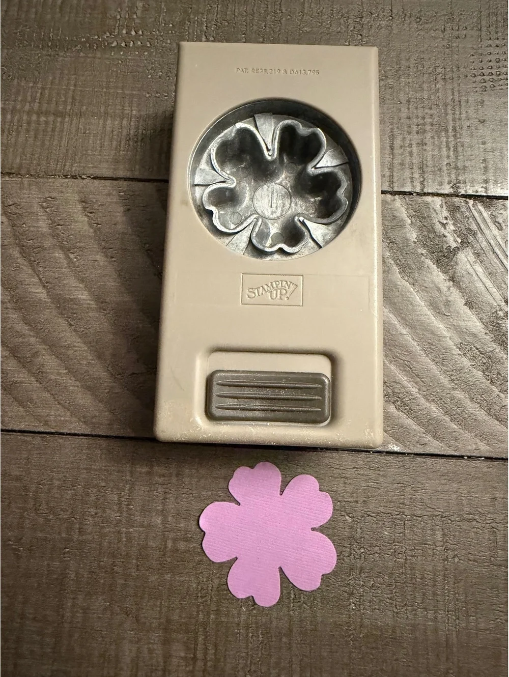 Stampin’ Up Pansy Flower shape punch